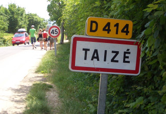 Ortschild von Taizé